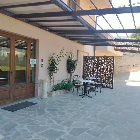 Hotel Ristorante Caligiuri Decollatura Exterior foto