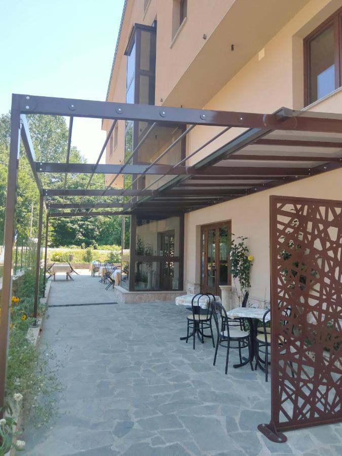 Hotel Ristorante Caligiuri Decollatura Exterior foto